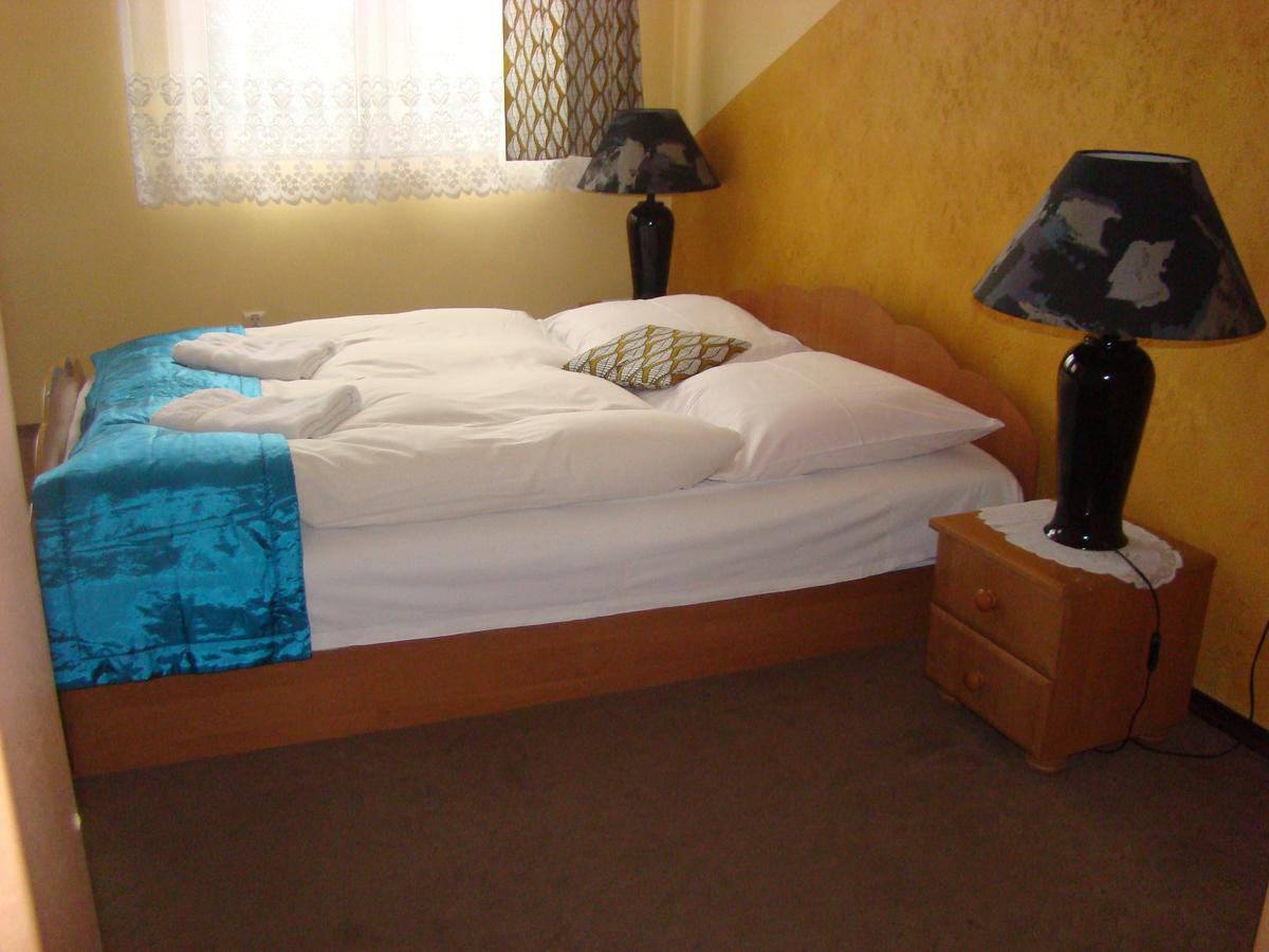 Hotel Pod Debem Chocianow Luaran gambar